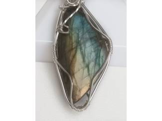 Kettinghangers Hanger met labradoriet