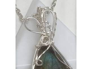 Kettinghangers Hanger met labradoriet