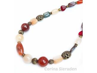 Kettingen Ketting van natuursteen