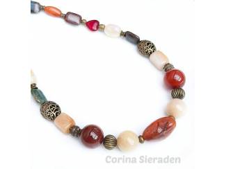 Kettingen Ketting van natuursteen