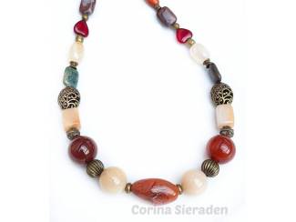 Kettingen Ketting van natuursteen