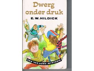 Dwerg onder druk – E.W. Hildick
