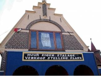 Huizen te koop TE KOOP AKKRUM CENTRUM 544m2 A1 Degelijk Hoekwoonwinkelhuizing