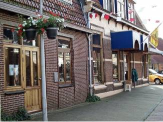 Huizen te koop TE KOOP AKKRUM CENTRUM 544m2 A1 Degelijk Hoekwoonwinkelhuizing