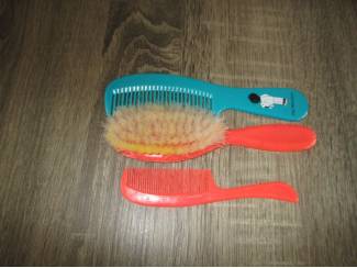 Babyvoeding en Toebehoren Baby Fles of voor Potjes Verwarmer. + kammetje en Borstel voor de