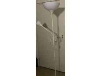Wegens verhuizing witte schemerlamp te koop.