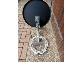 Antennes t.v. schotel antenne compleet met toe behoren