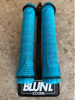 BLUNT V2 Grips Teal