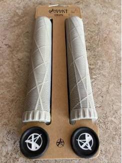 ADDICT GRIPS