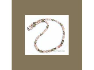 Ketting van natuursteen