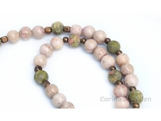 Kettingen Ketting van natuursteen