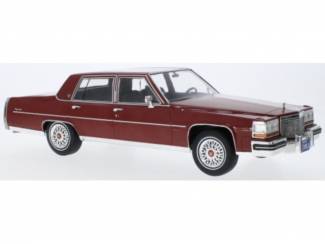 Cadillac Fleetwood Brougham rood Schaal 1:18