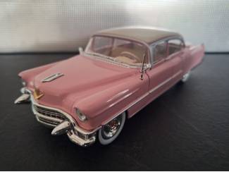 Cadillac Fleetwood Series 60 1955 Elvis Presley Schaal 1:24