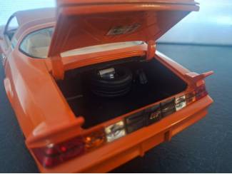 Auto's Chevrolet Camaro Z/28 Hugger Schaal 1:18