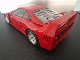 Auto's Ferrari  F40  1987 Schaal 1:12