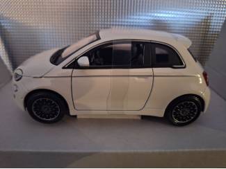 Auto's Fiat 500E 2023 Schaal 1:24