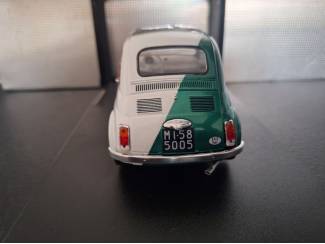 Auto's Fiat 500 Tribute To Italia 1965 Schaal 1:18