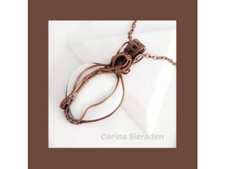 Hanger met natuursteen