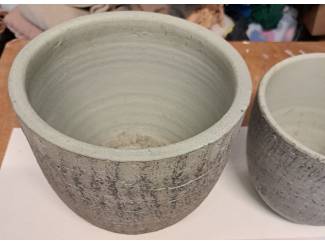 OPRUIMING: Mooie serie bloempotten in moderne kleur!