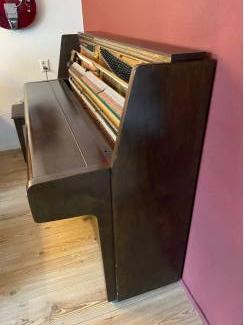 Noord Holland Horugel Studie Piano 1979