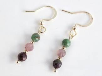 Oorbellen Goldplated oorhangers met edelsteen