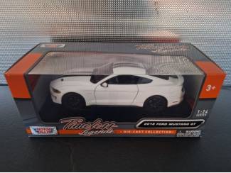 Auto's Ford Mustang GT 2018 Schaal 1:24