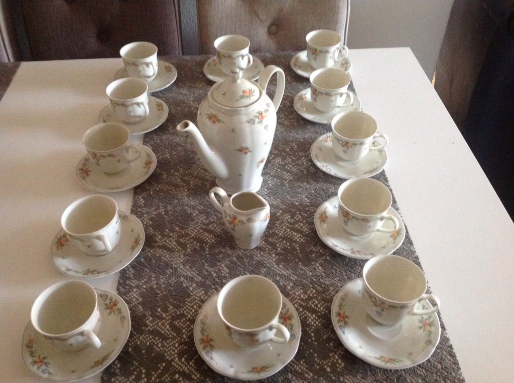 zeer mooi  compleet  12 delig koffie servies van bavaria