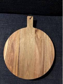 Keuken | Keukenbenodigdheden Houten serveerplank borrelplank rond 30 cm met handgreep
