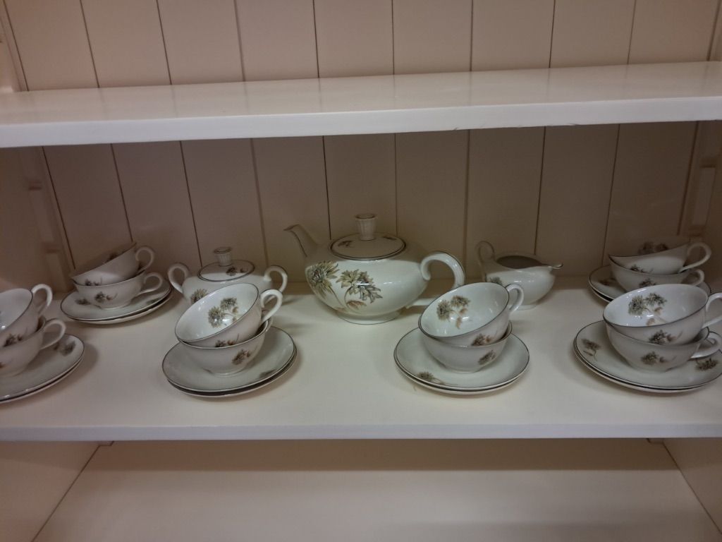 zeer mooi thee servies voor 12 personen