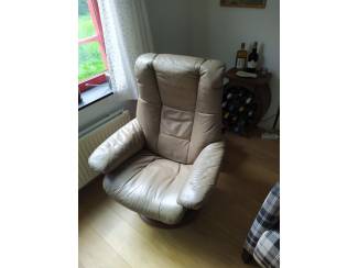 lichtbruine leren relax (draai) fauteuil; hoge rugleuning