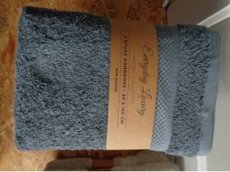 Badkamer | Badtextiel en Accessoires handdoeken EVERYDAY LUXURY PLUS ACTIE NIEUW IN VERPAKKING