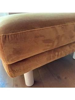 Banken | Voetenbanken en Poefen OPRUIMING: Mooie hocker met houten poten!