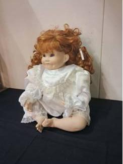 2 zeer mooie porseleinen poppen