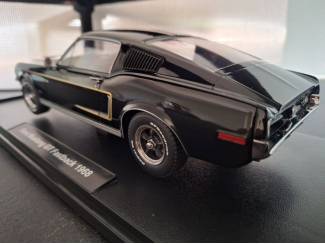 Auto's Ford Mustang GT Fastback 1968 Schaal 1:18