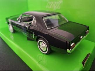 Auto's Ford Mustang Coupe 1964 Schaal 1:24