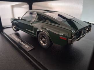 Auto's Ford Mustang GT Fastback 1968 Schaal 1:18
