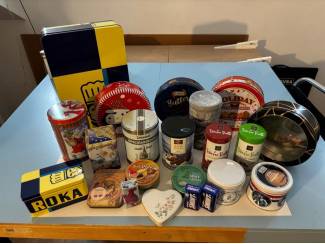 23 blikken, oud en nieuw, bus , blik, trommel LOS TE KOOP