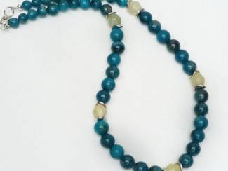 Ketting van natuursteen