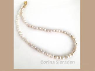 Ketting van zoetwaterparels