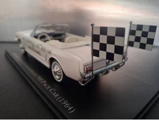 Auto's Ford Mustang Indianapolis 500 Pace Car 1964 Schaal 1:24