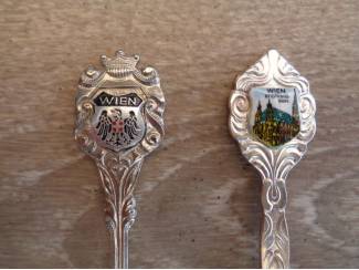2 lepeltjes WIEN WENEN OOSTENRIJK