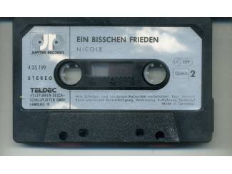 Cassettebandjes Nicole 2 cassettes &euro;3,50 per stuk en 2 voor &euro;6,00 ZGAN
