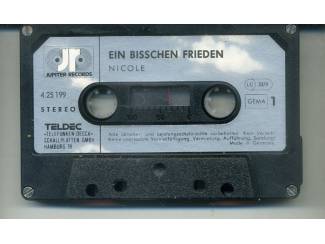 Cassettebandjes Nicole 2 cassettes &euro;3,50 per stuk en 2 voor &euro;6,00 ZGAN
