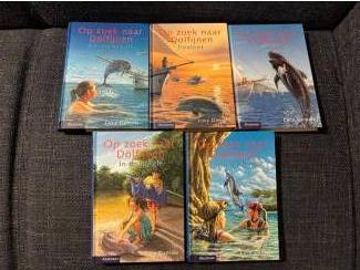 Op zoek naar dolfijnen: reis, gevaar, piraten, storm, jungle