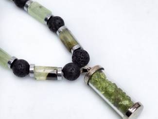 Kettingen Ketting van natuursteen