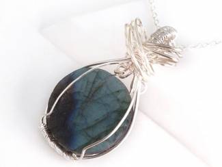 Kettinghangers Hanger met labradoriet