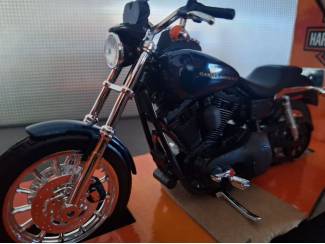 Tweewielers Harley-Davidson Dyna Super Glide Sport 2004 Schaal 1:12