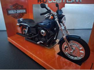 Harley-Davidson Dyna Super Glide Sport 2004 Schaal 1:12