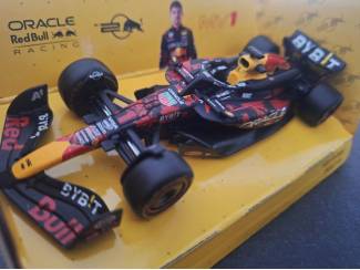 Formule 1 RB20 Max Verstappen  Schaal 1:43