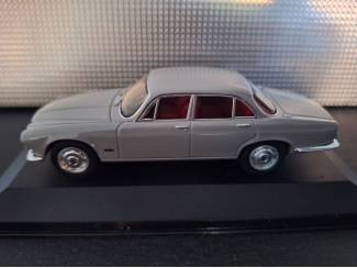 Auto's Jaguar XJ 6 Series 1 4.2 SWB Schaal 1:43